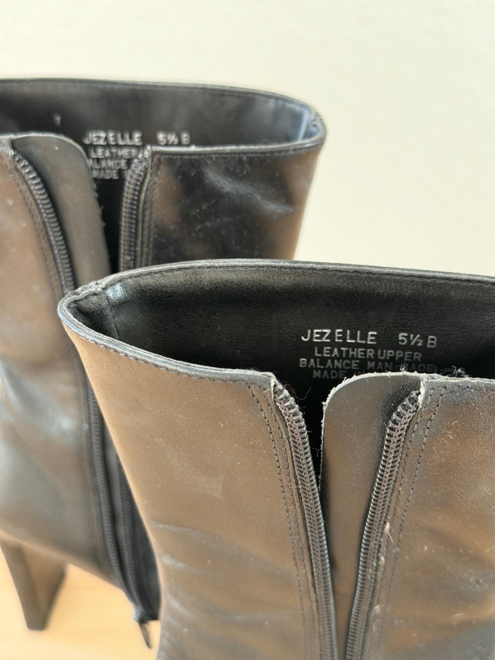 Steve Madden~Jezelle Black Leather Ankle Boots – Like New! Size 5.5B